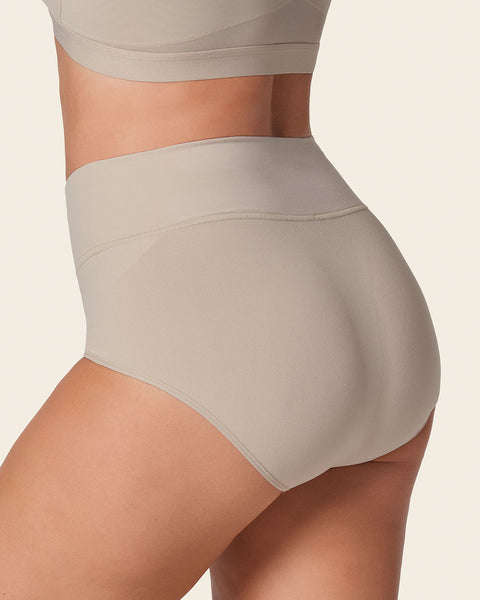 Panty faja de control moderado tiro alto en SkinFuse#color_802-cafe-claro