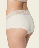 Panty hipster en tela ultraliviana con franja de encaje#color_253-marfil