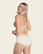 Panty hipster en tela ultraliviana con franja de encaje