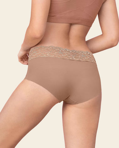 Panty hipster en tela ultraliviana con franja de encaje#color_857-cafe-medio