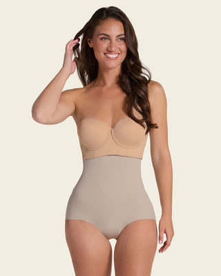 Panty faja de tiro alto con control moderado en abdomen y espalda#color_802-cafe-claro