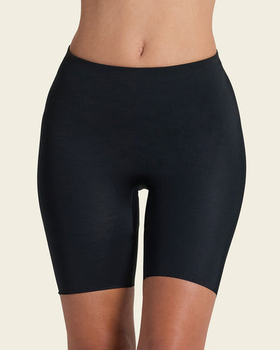 Panty short invisible de control moderado con realce de glúteos#color_700-negro