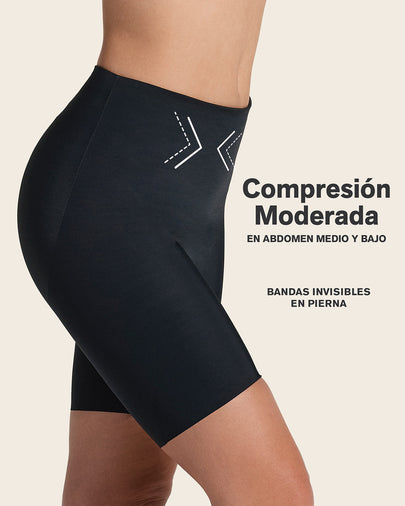 Panty short invisible de control moderado con realce de glúteos#color_700-negro