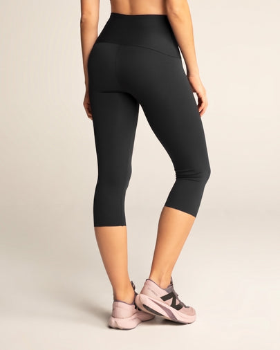Capri deportivo tiro alto con control de abdomen#color_700-negro