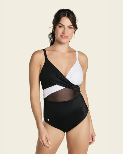 Traje de baño entero con control suave de abdomen y buen soporte de busto#color_700-negro