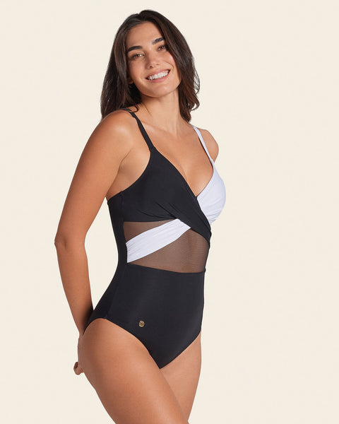 Traje de baño entero control suave de abdomen elaborado con nylon reciclado#color_701-negro-blanco