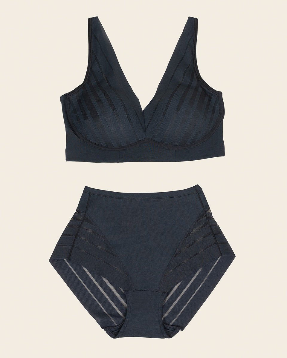 Daily Bra & Stripe Undetectable Panty en Negro