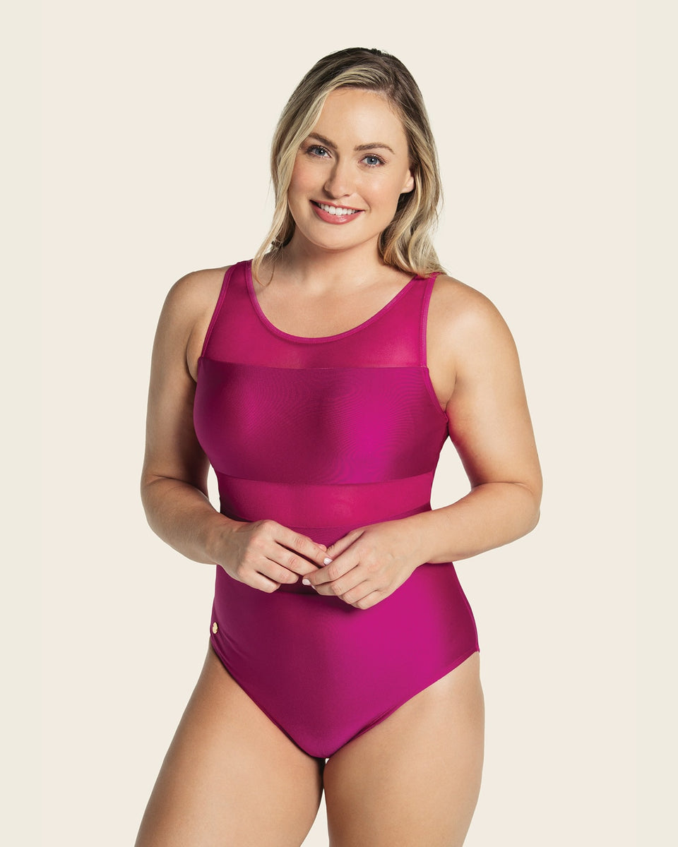 Traje de baño entero con control suave y cortes horizontales en tul