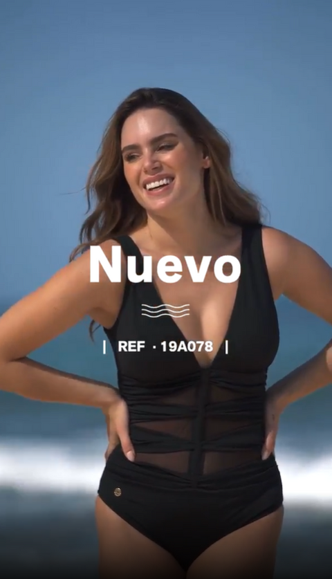 Traje de baño de control suave y copas removibles y abdomen en tul